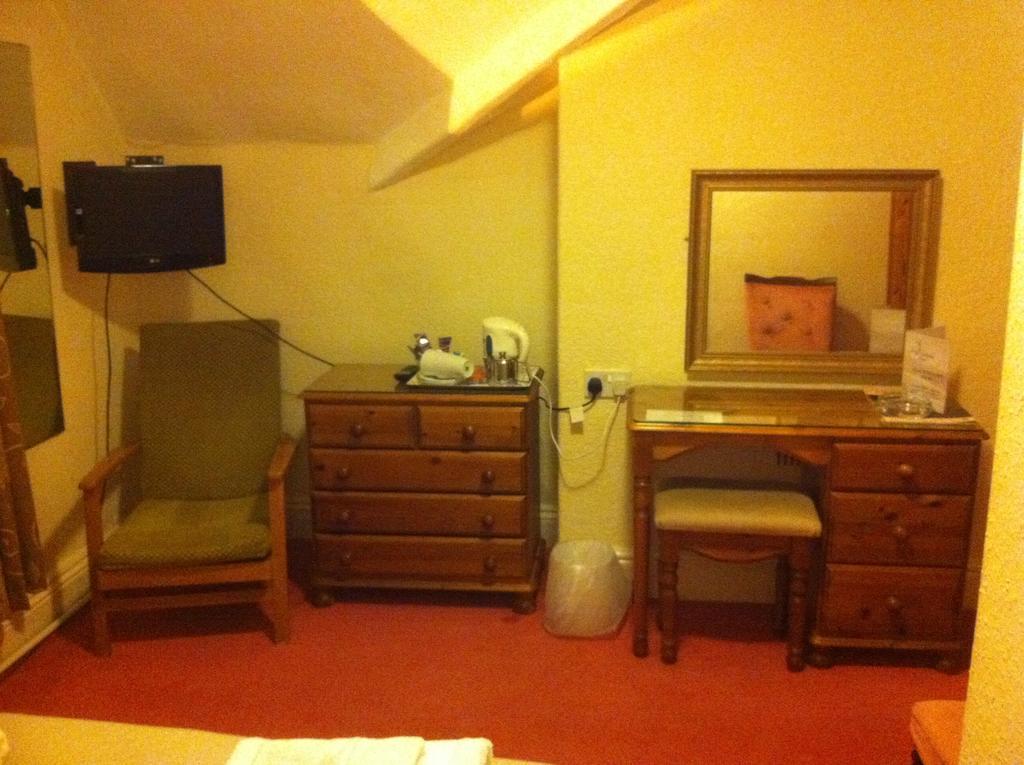 Lisdoonie Hotel 배로우인퍼니스 객실 사진