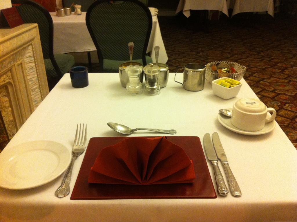 Lisdoonie Hotel 배로우인퍼니스 외부 사진